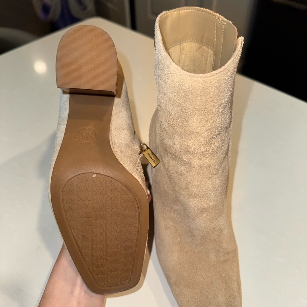 Tan Ankle Boots with Suede Material and Block Heel - Picture 6 of 7
